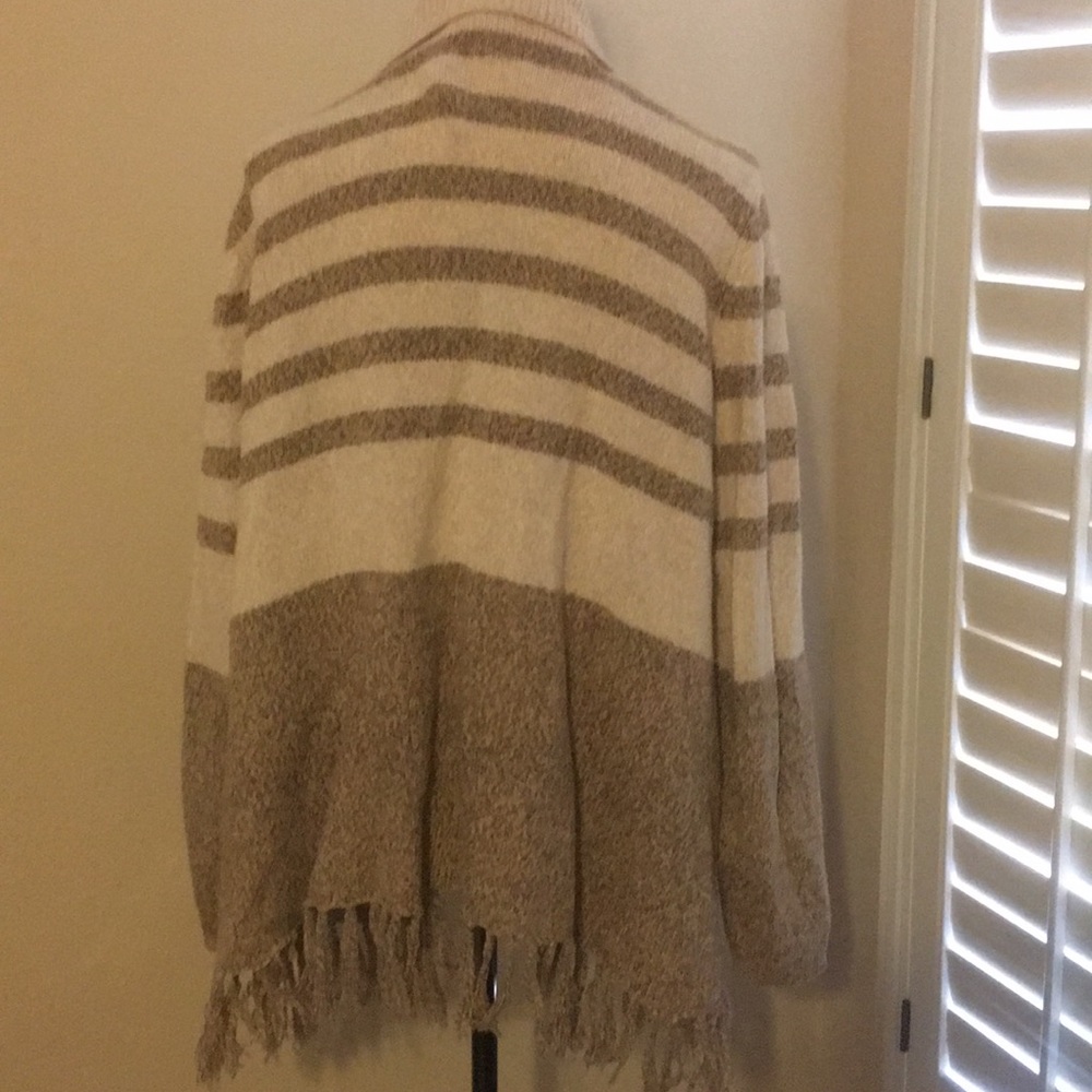 Sweater - Picture 2 of 4